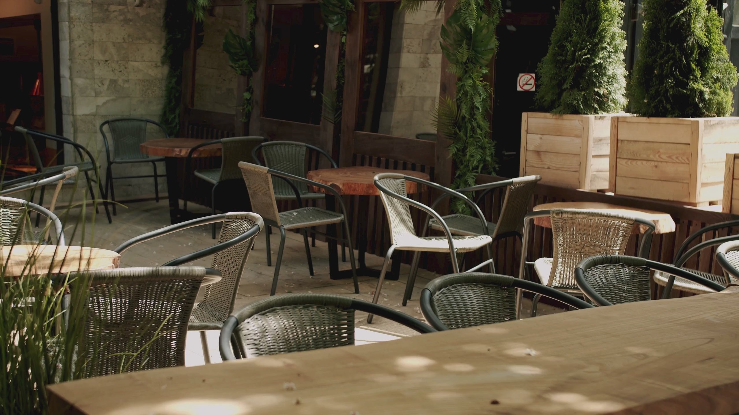 Slomo-video-restaurant-terras